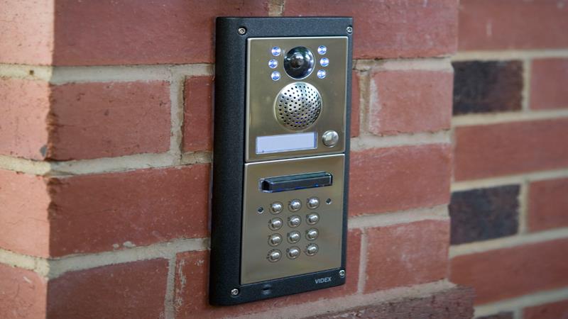 Euro-fencing vous propose le vidéophone PANASONIC.